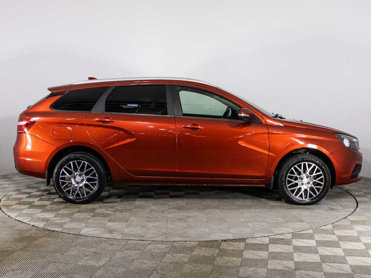 Lada (ВАЗ) Vesta SW, 2018 - фото №4